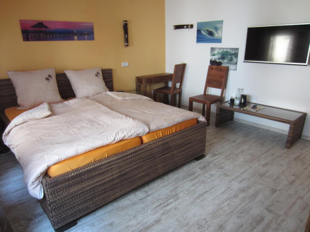 Cleo'S Hotel كالستادت الغرفة الصورة